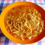 Un piatto facile e sano: la minestra di pasta e patate