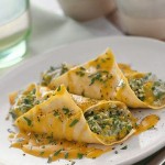 Cannelloni allo zafferano con ripieno di ricotta e spinaci