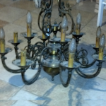 Rinnovare in casa il vecchio lampadario di metalli