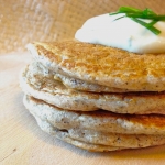 Ecco dei deliziosi puncakes salati al gusto di pomodoro