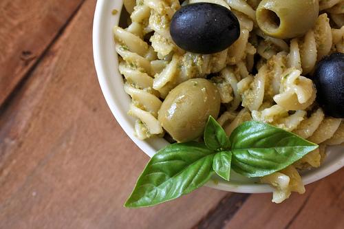 pasta con salsa alle olive