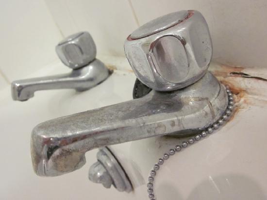 Eliminare il calcare dal bagno