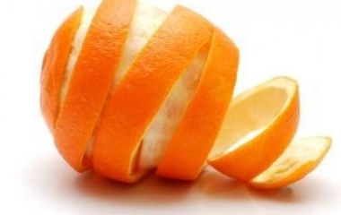 Riutilizzare la buccia degli agrumi