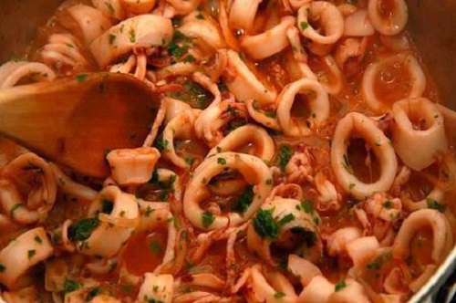 Come realizzare i calamari alle olive