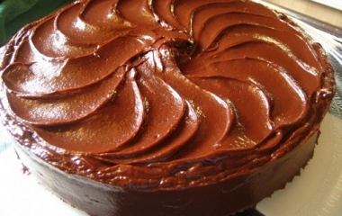torta-decorata-con-ganache-al-cioccolato