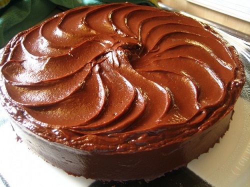 torta-decorata-con-ganache-al-cioccolato