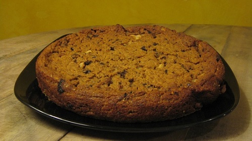 Torta di pane farcita di frutta secca