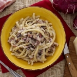 Pasta con radicchio e fonduta di Montasio