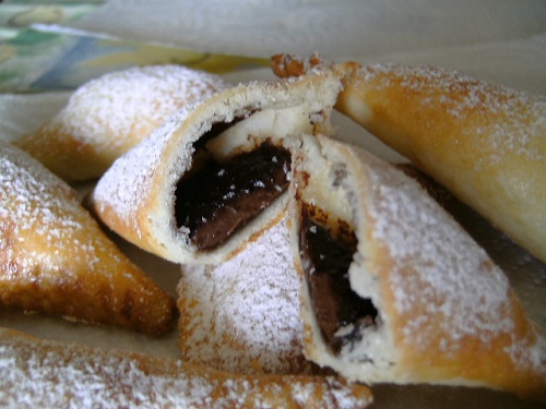 Triangoli farciti di nutella o ciliegia