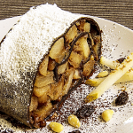 Strudel al cacao con pera e cannella